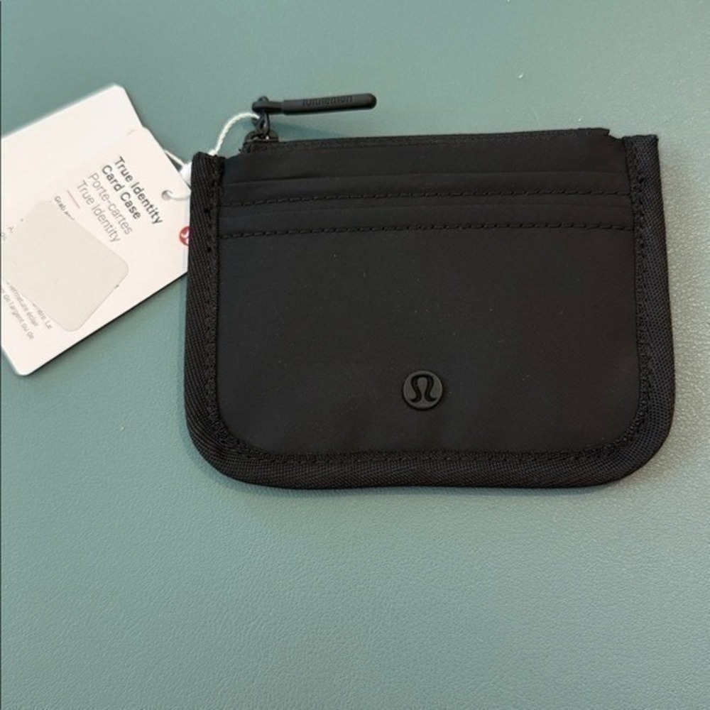 Lululemon True Identity Card Case NWT black